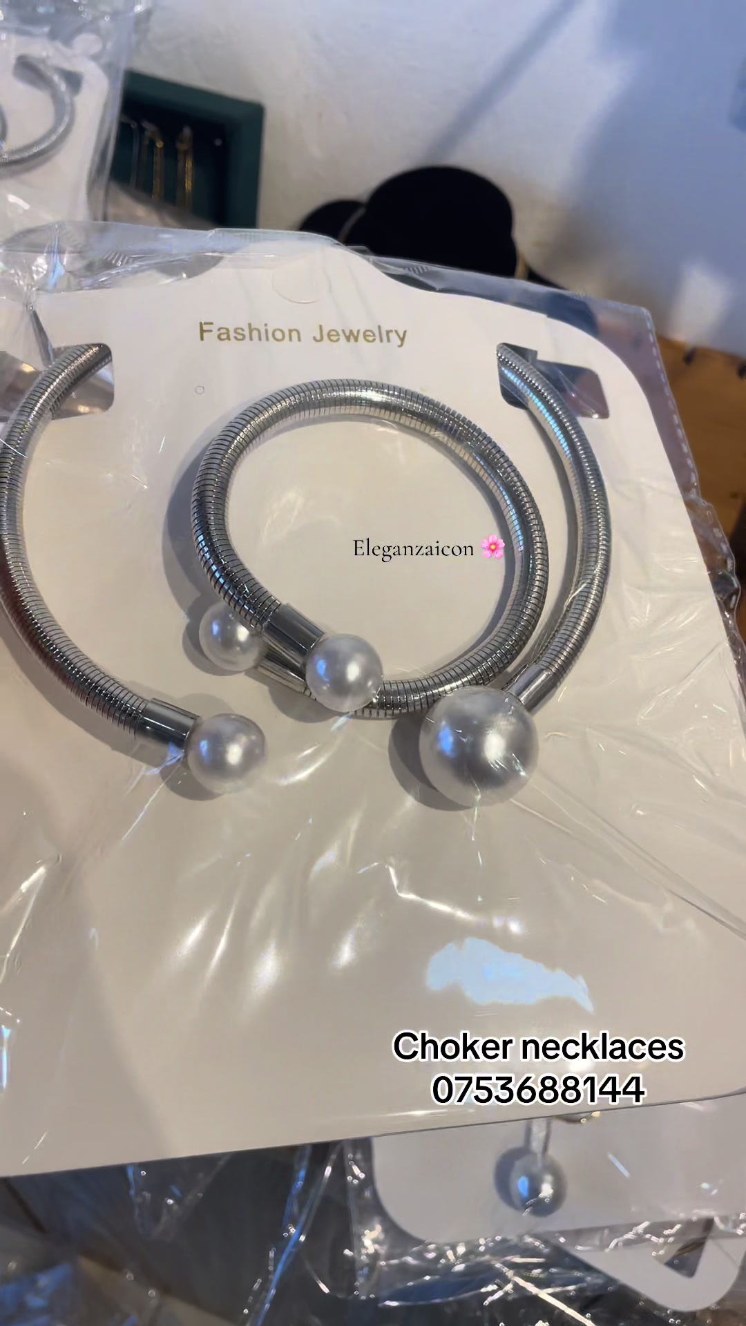 @ELEGANZAicon-jewelry/bag/heels