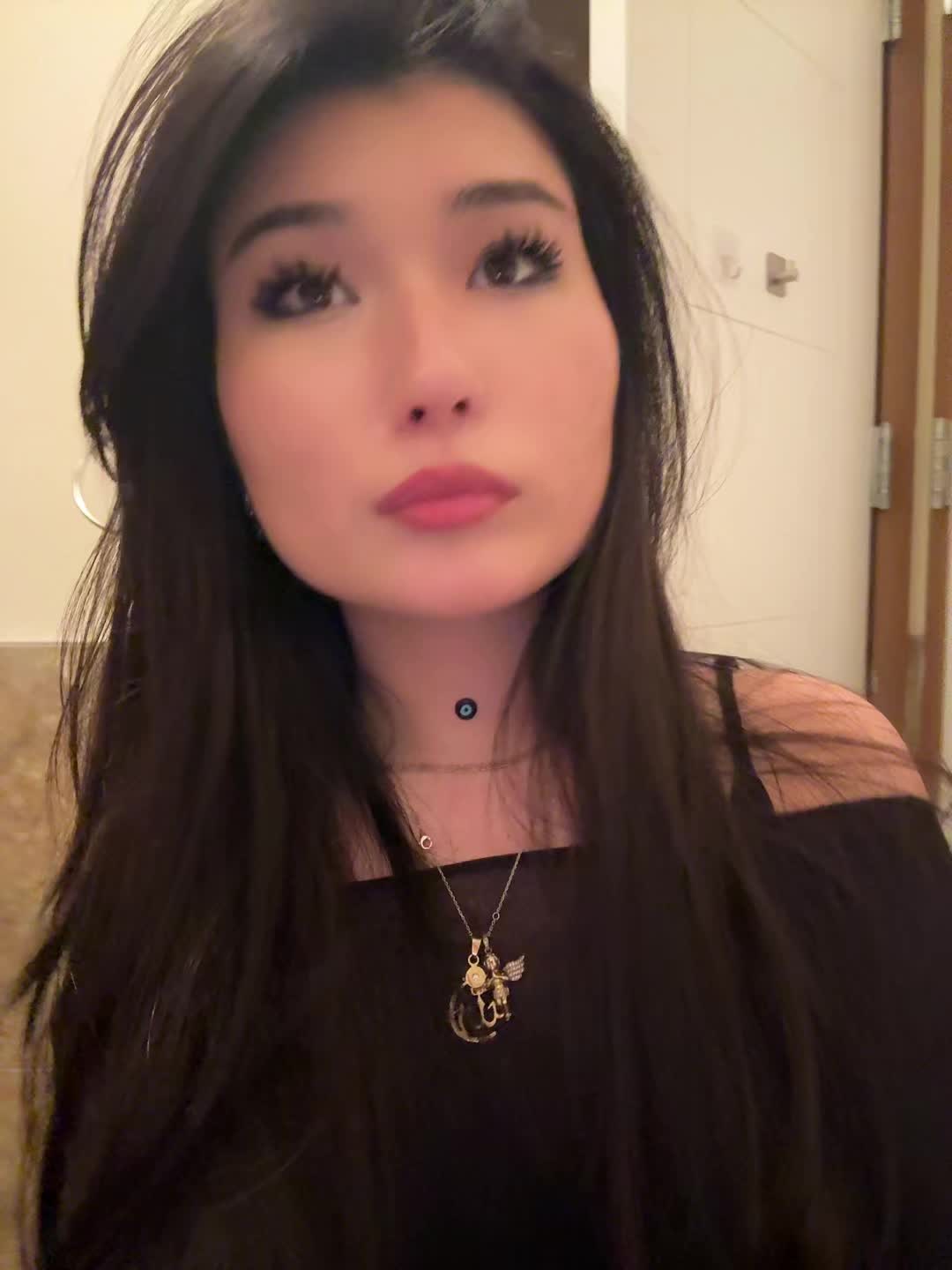 @minëk