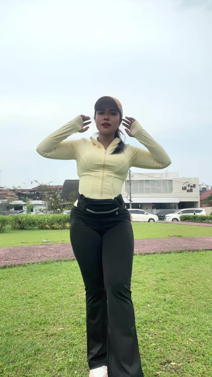 @MiaLustree