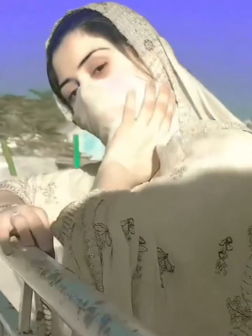 @Anaya