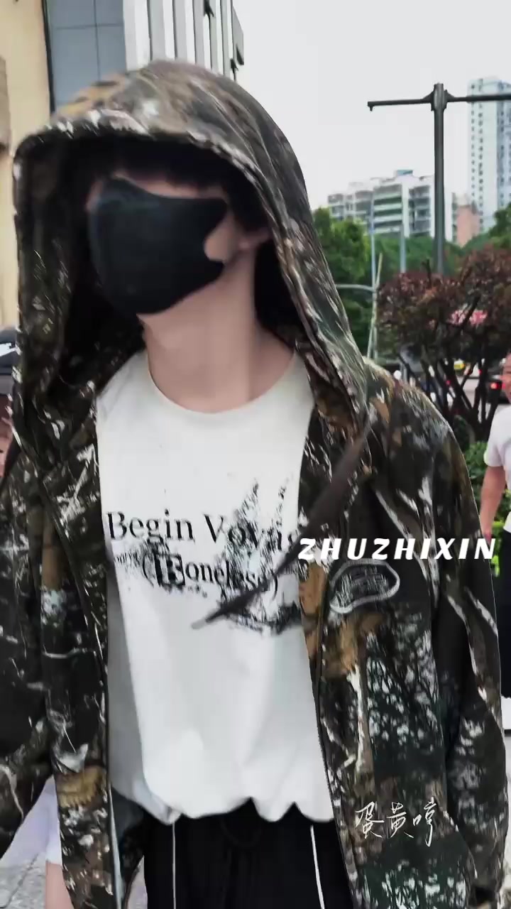 @⋆˚࿔𝒁𝒉𝒖𝒁𝒉𝒊𝑿𝒊𝒏𝜗𝜚˚⋆