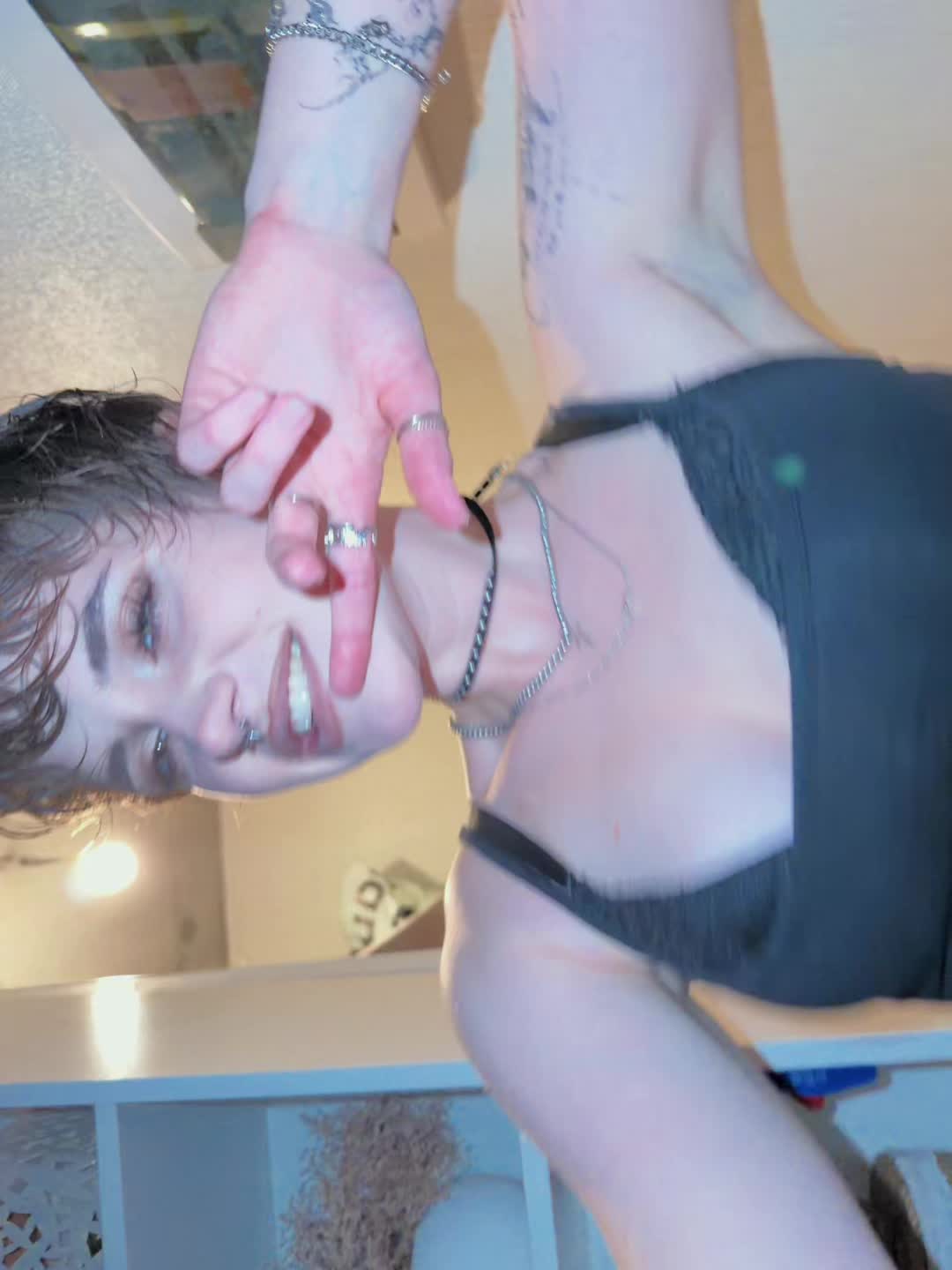 @h3r01nYA