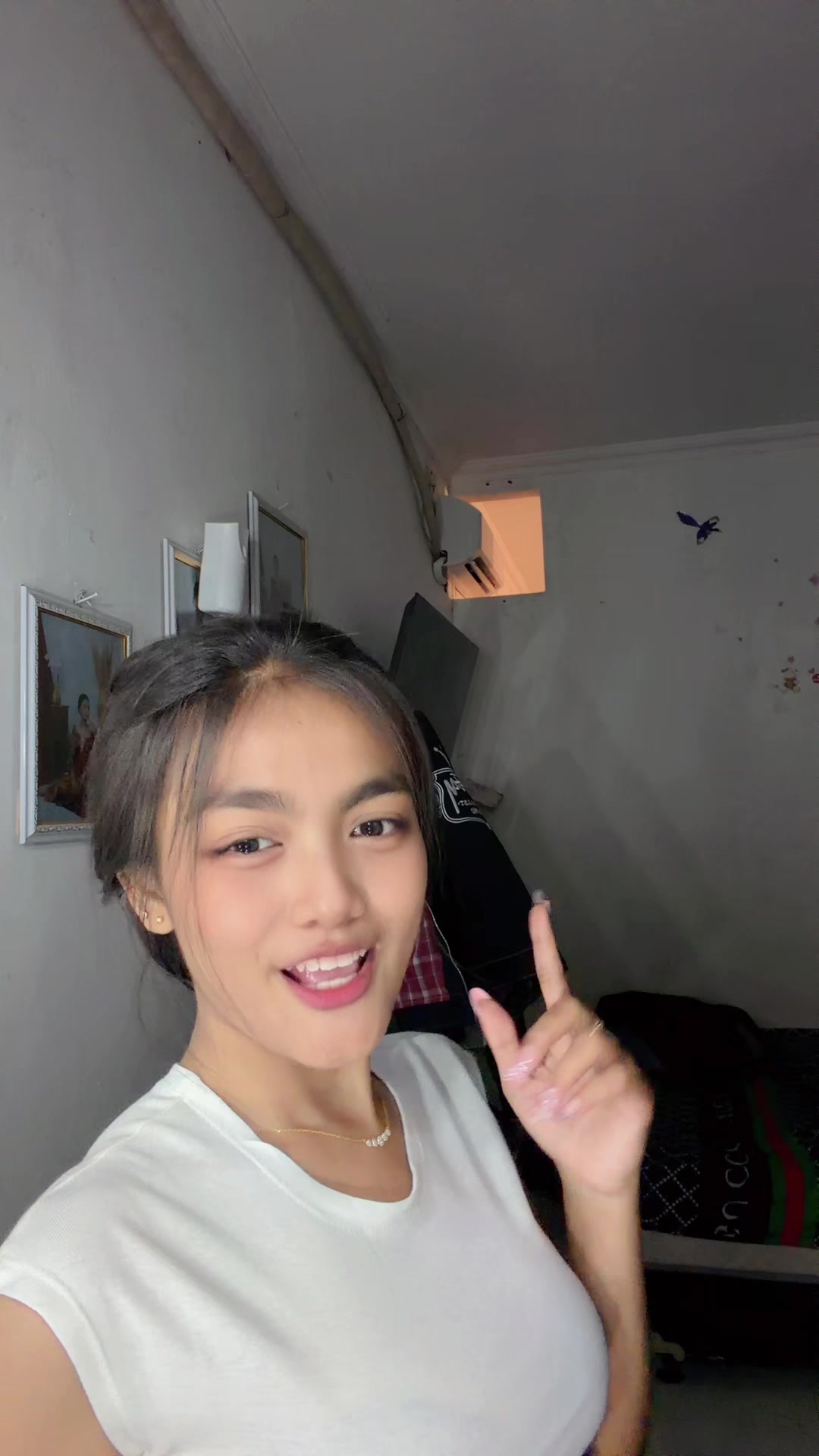 @allyizaz_