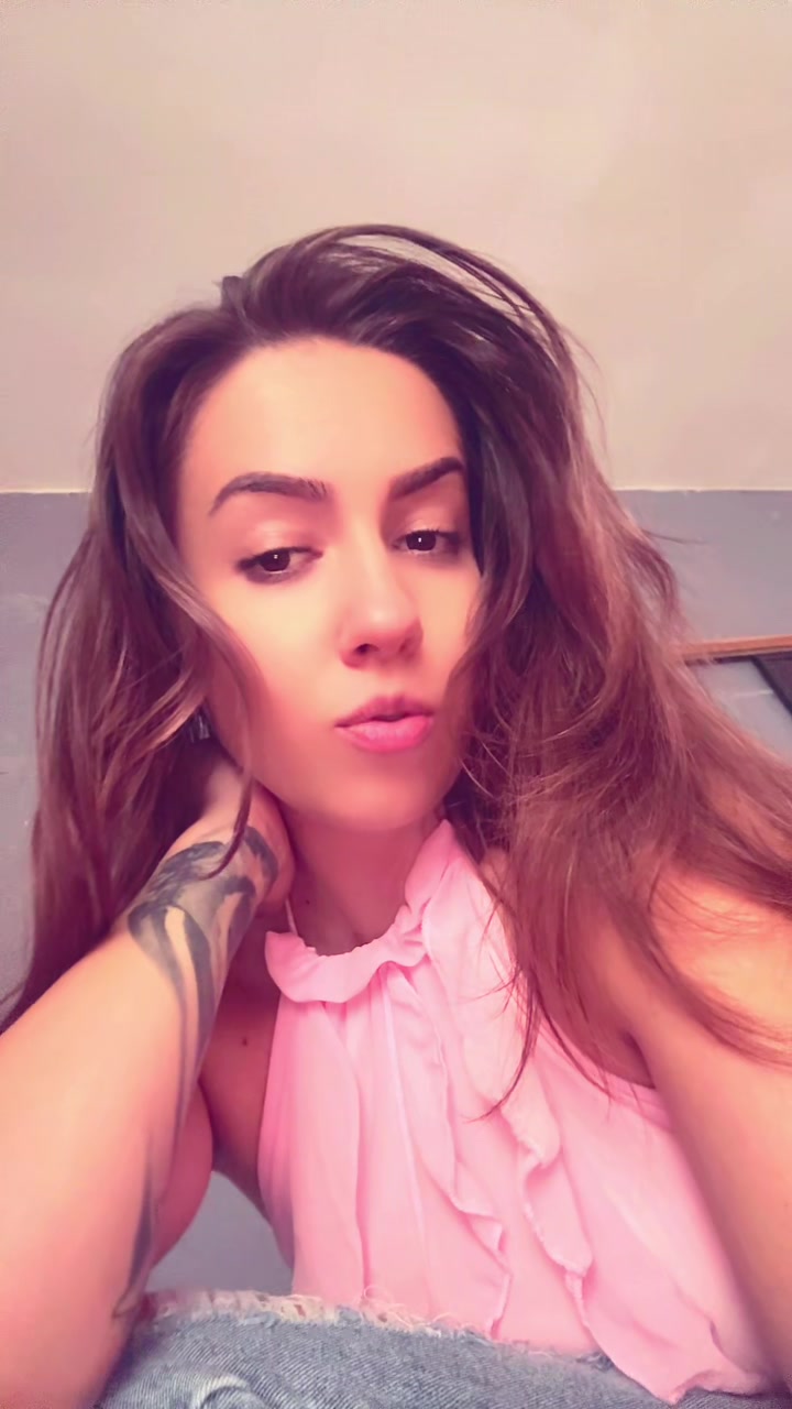 @𝒩