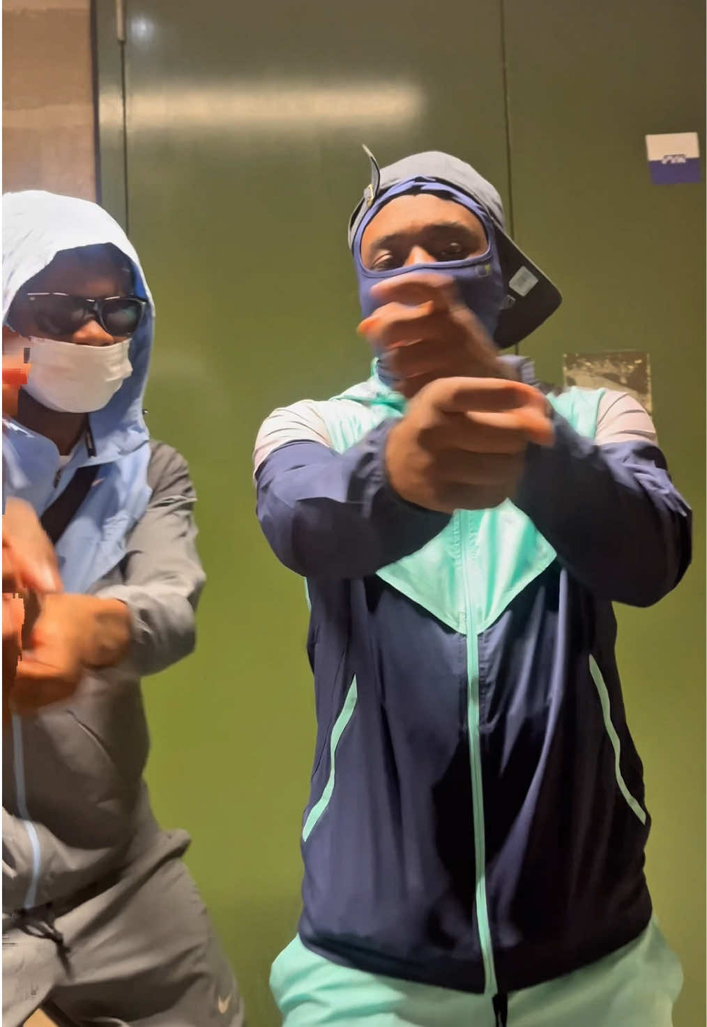 @SR