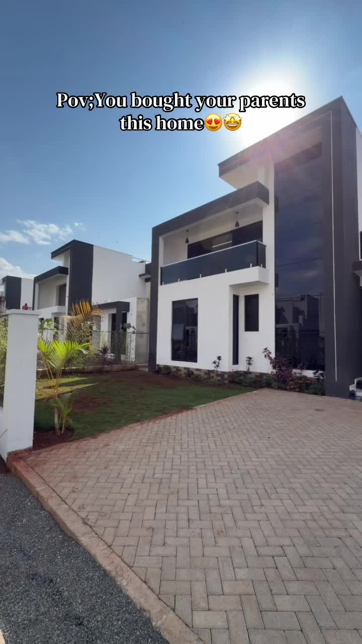 @Lyx Realty Group