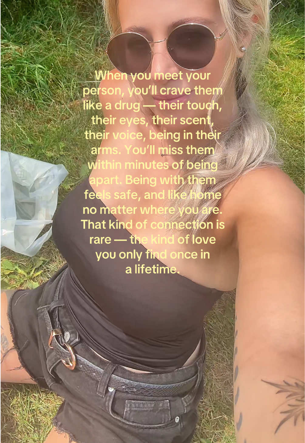 @Lisa J Evans sapphic author ⚢