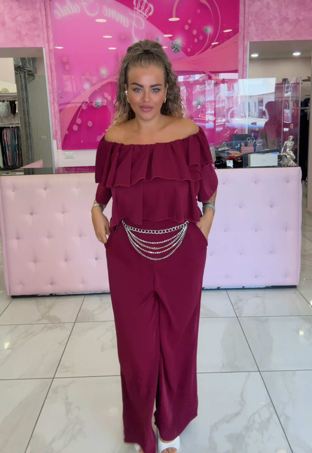@femme.fatale.curvy