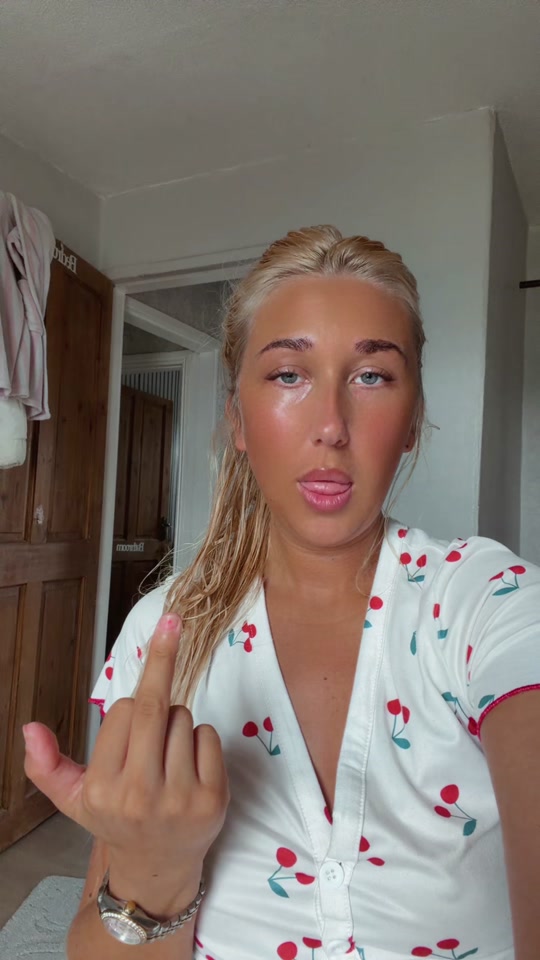 @Ellie Naisbitt🧸✨🤎