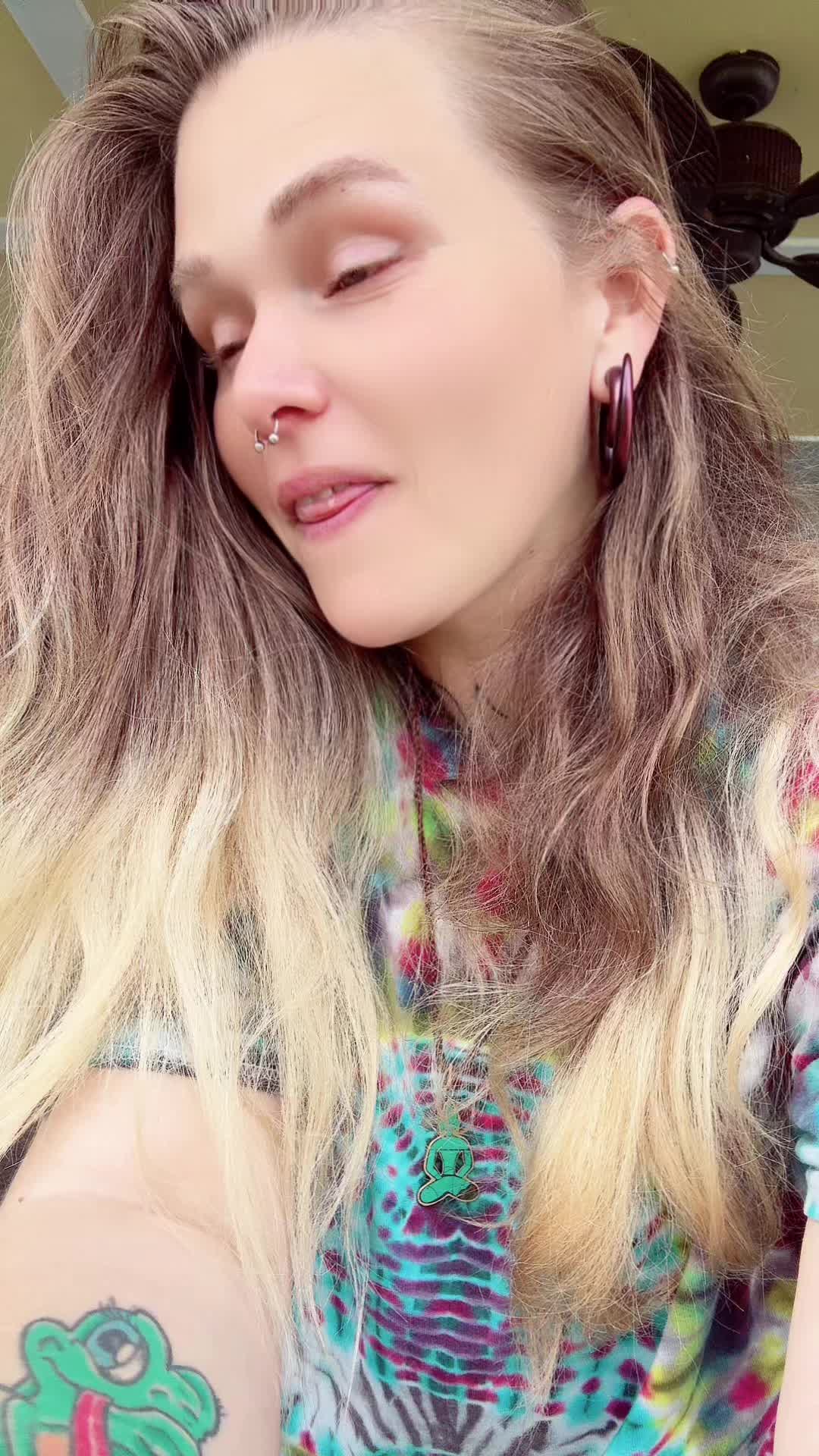 @Bombshellblondie