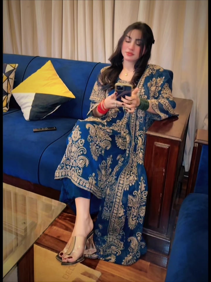 @🧚&zwj;♀️AMBAR KHAN🍯🐝