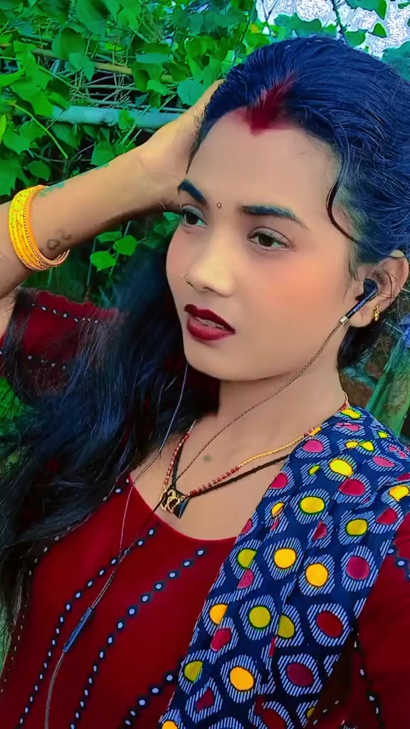 @lovely Anisha 44