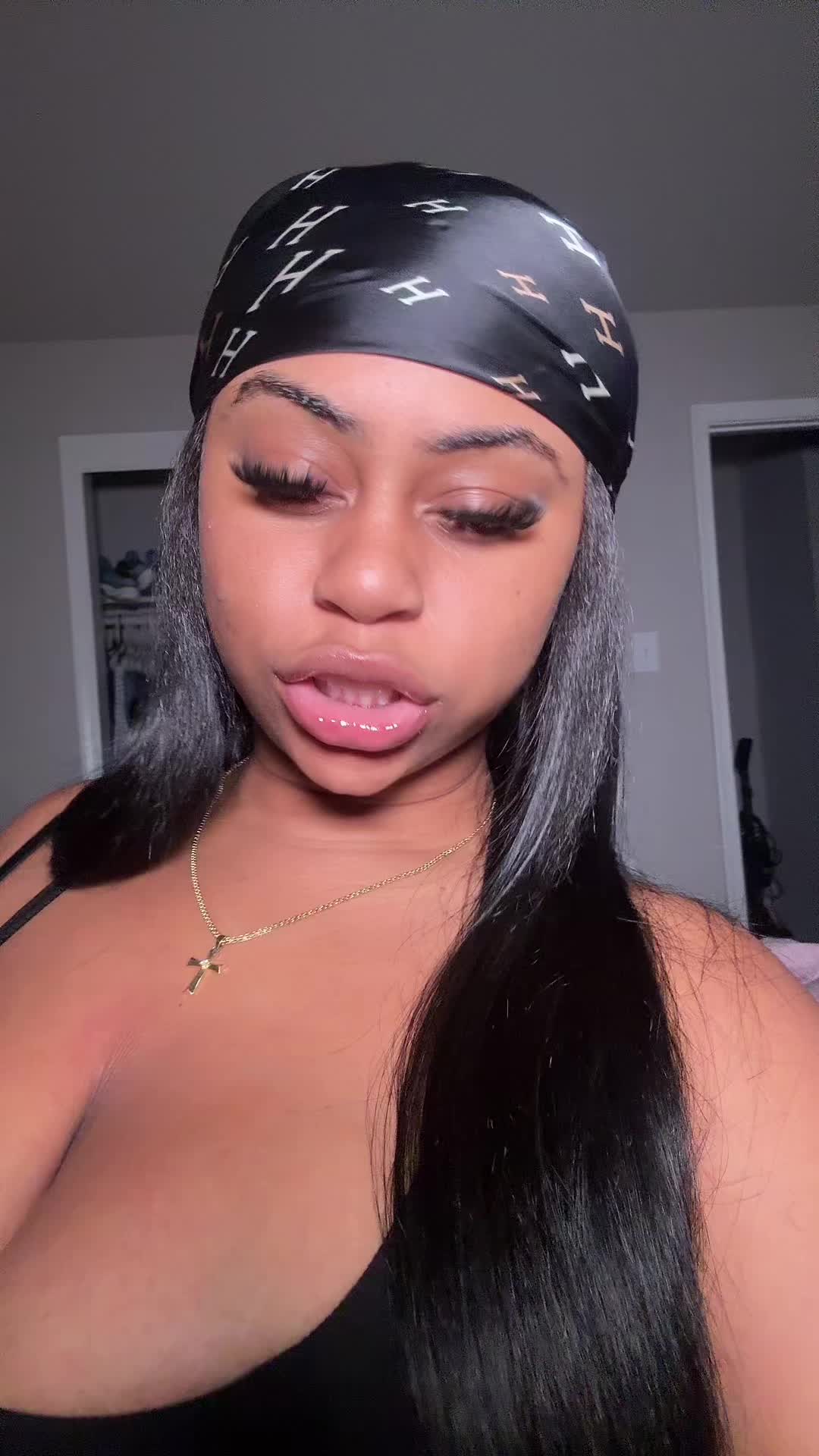 @Kaylalebomb ✨