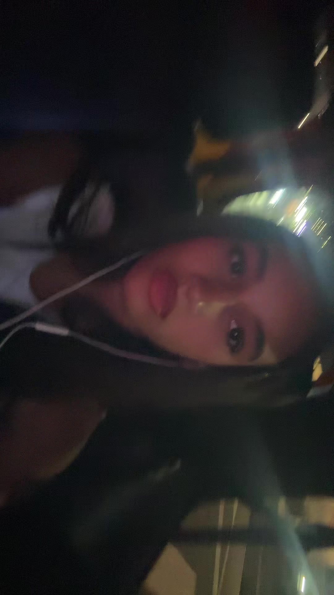 @Bella