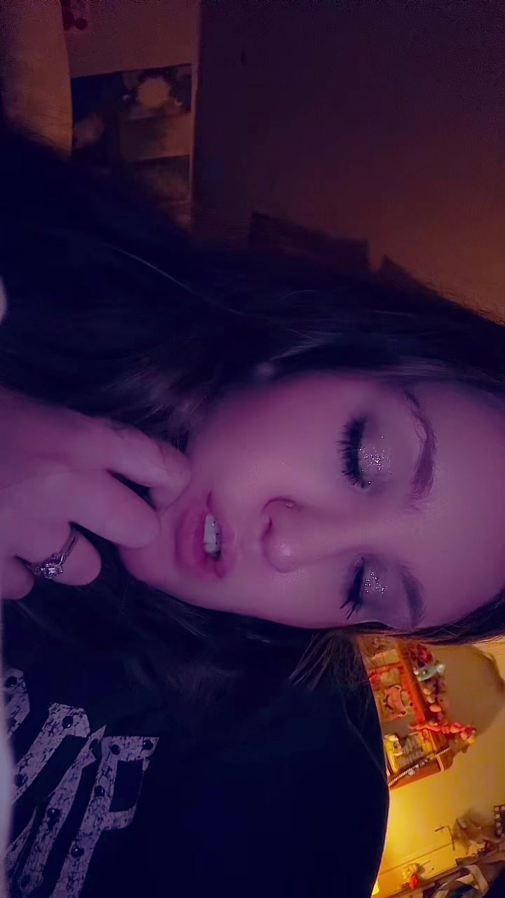 @Vicki Reckless🖤