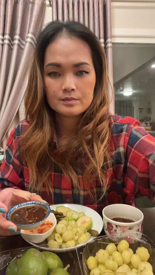 @Ellen Ellie 🇺🇸🇰🇭