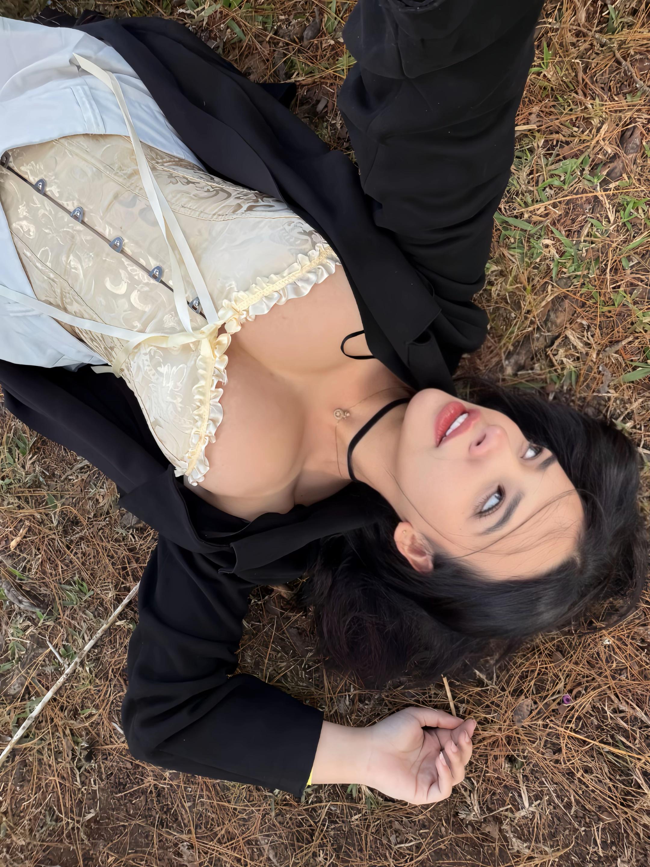 @Vhalery Reina 🕷️🤍