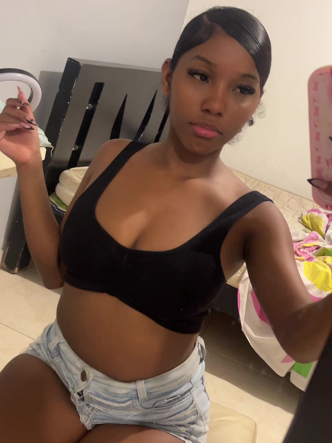 @Anyeli.