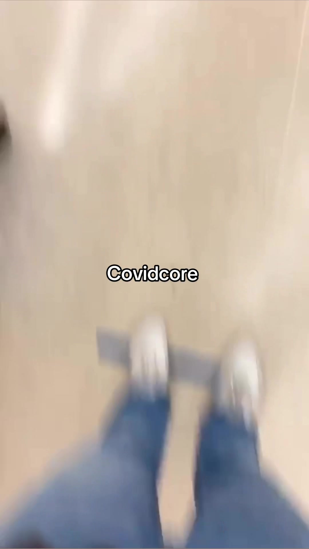@Y0L3B011
