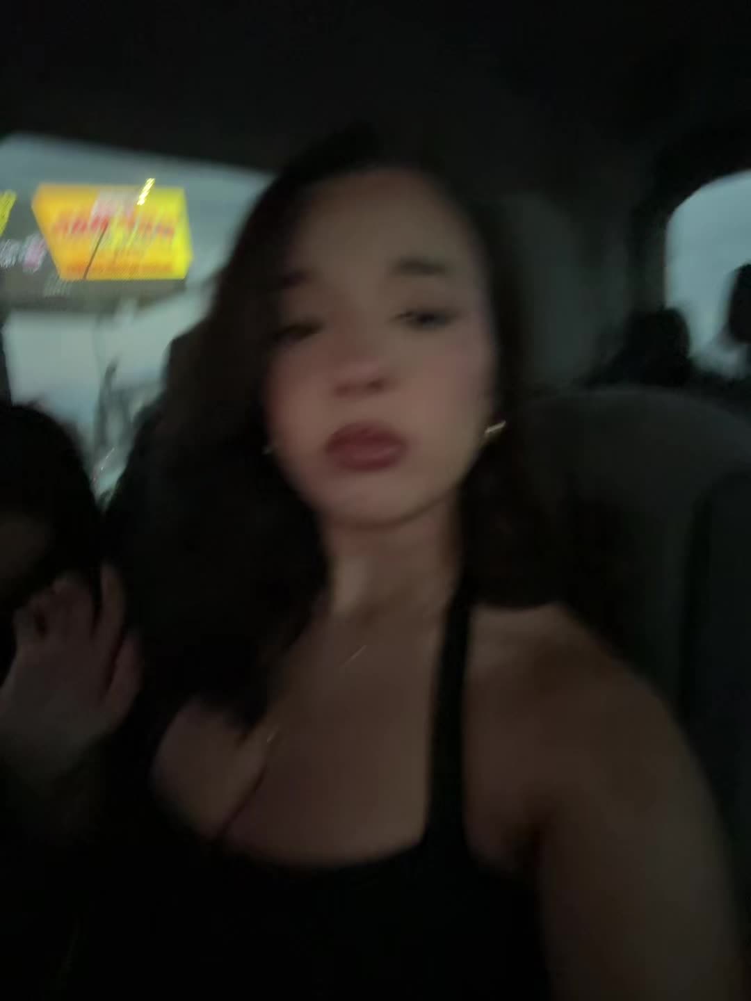 @🐝