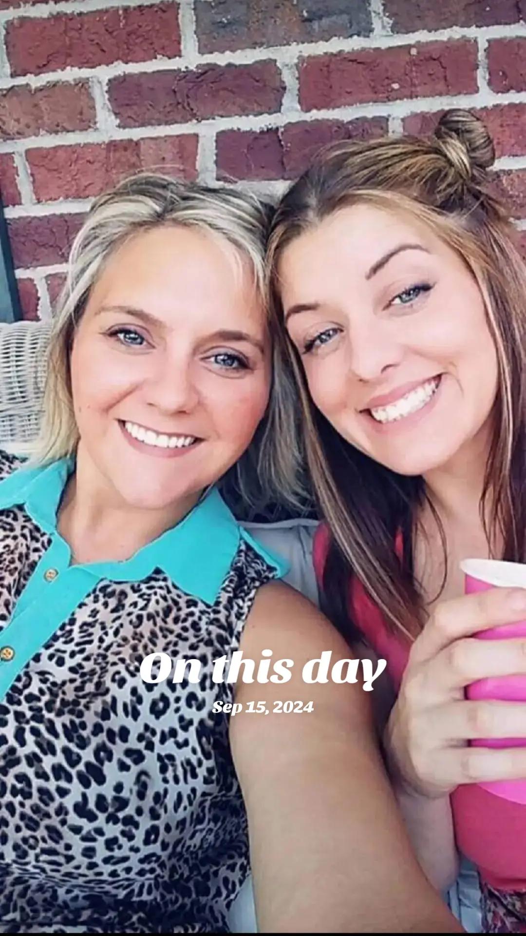 @AshleyChalet