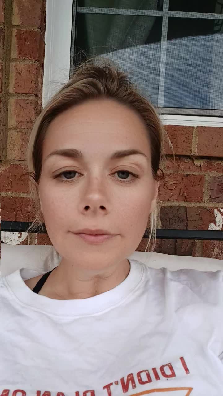 @hollyedot