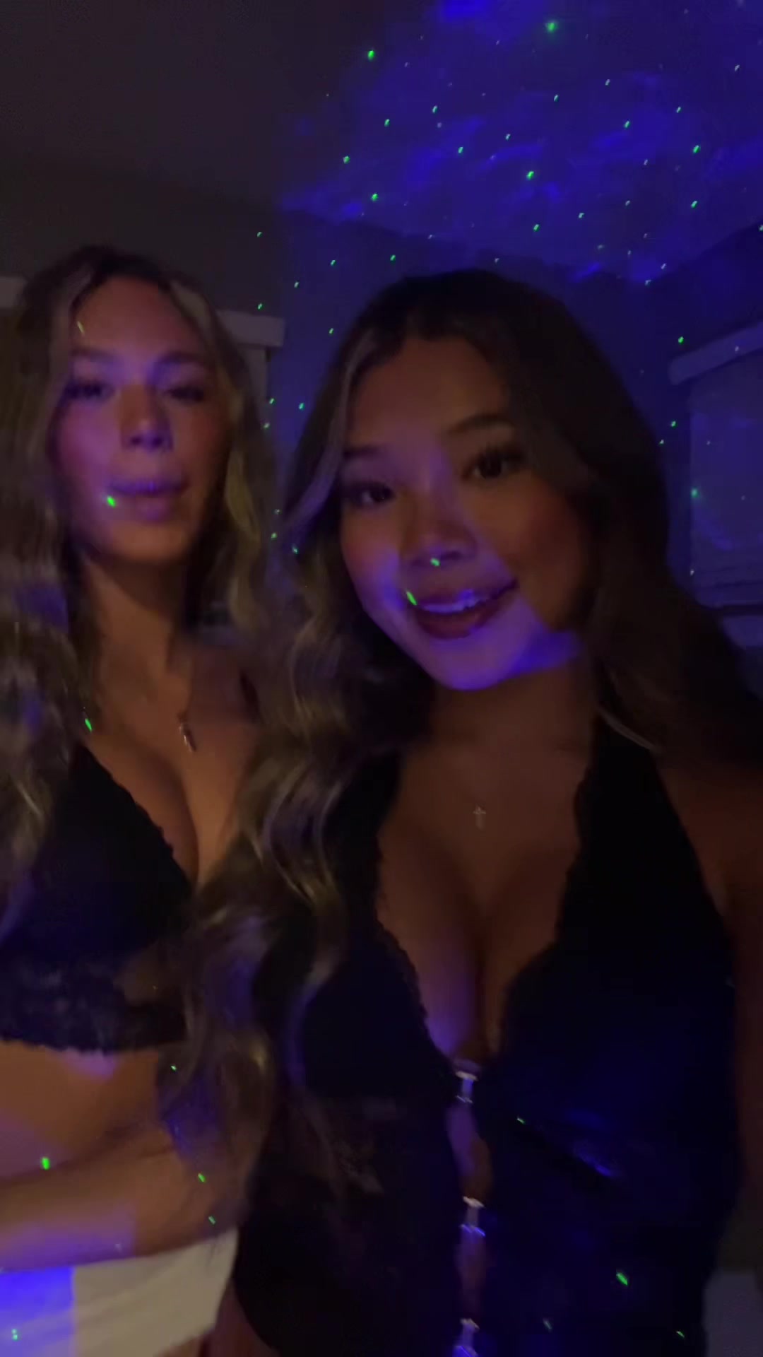 @minadegz.com