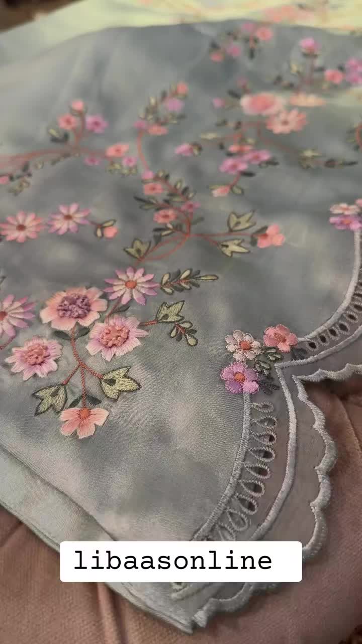 @ਲਿਬਾਸ by ਕੌਰ