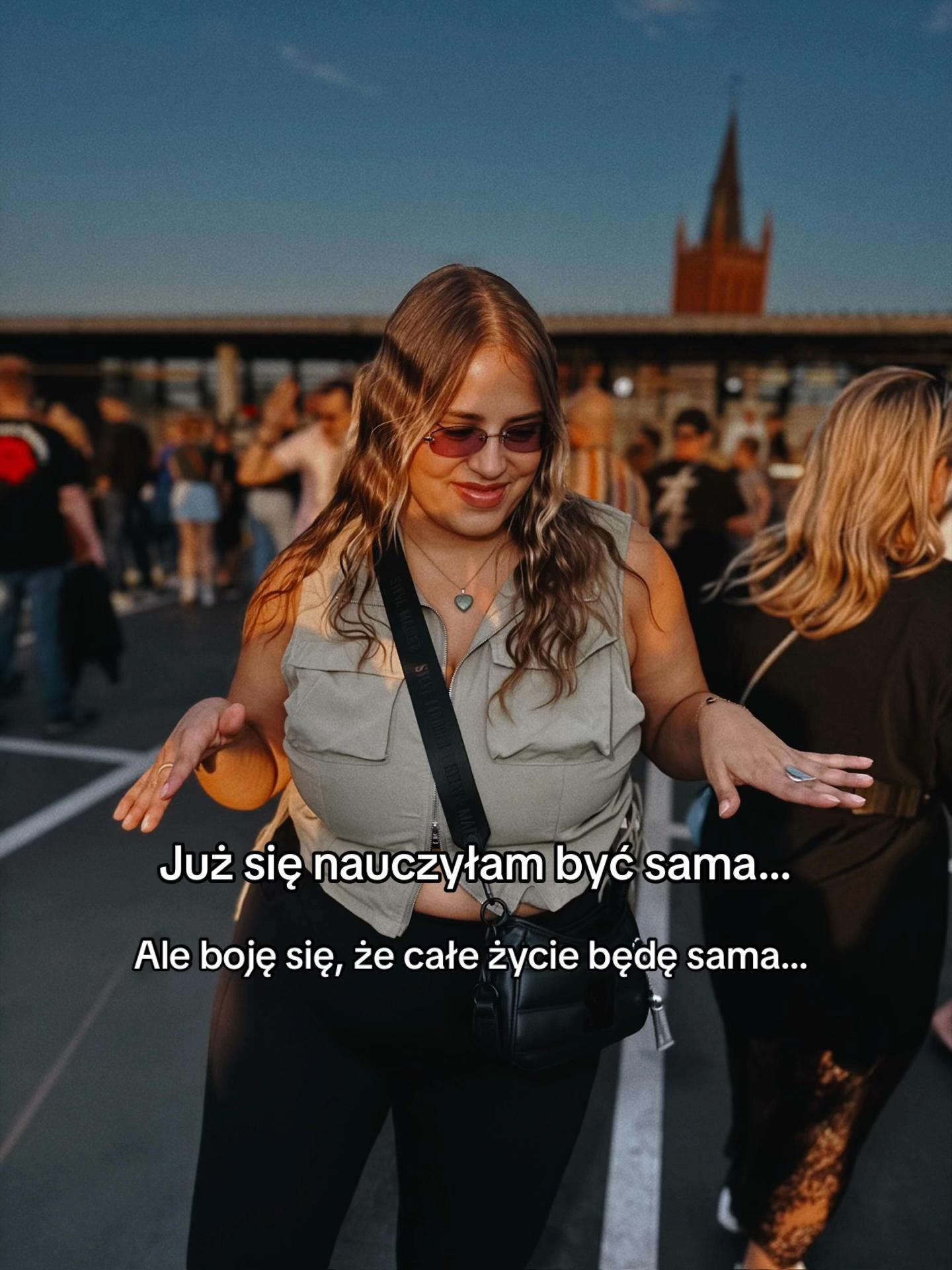 @Itspacia