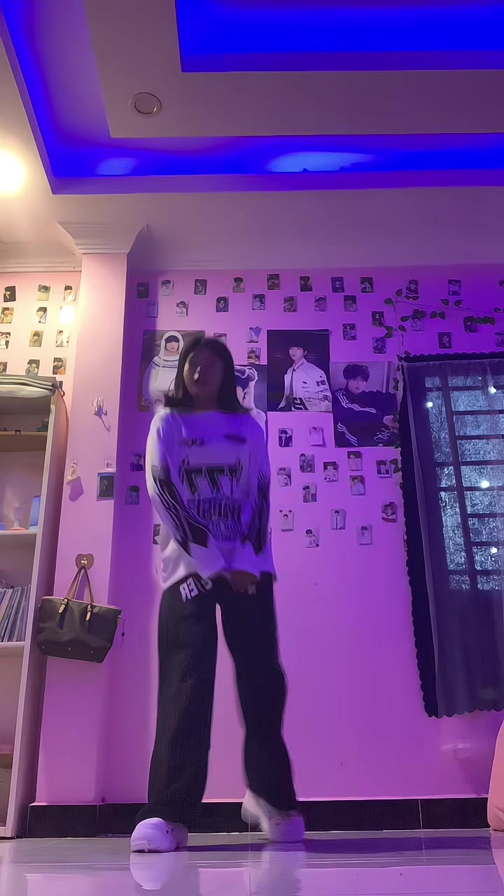 @EINMOVES