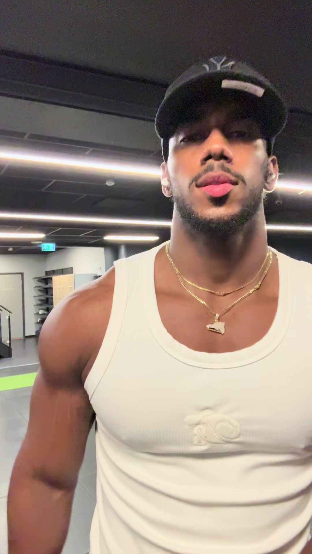 @Mikael &Aacute;ngeles
