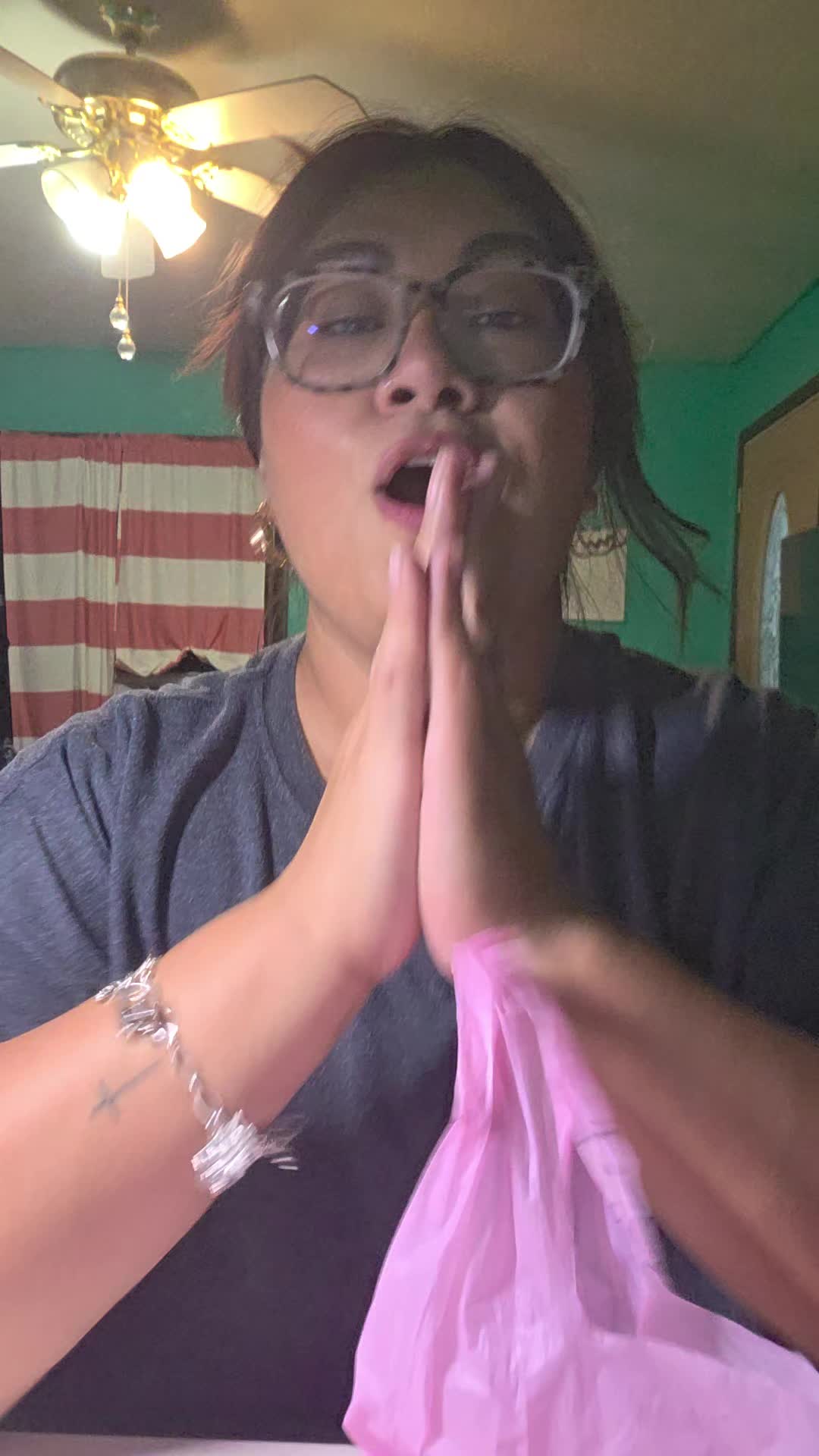 @Mzz. QueenLopez 💙💛✏️
