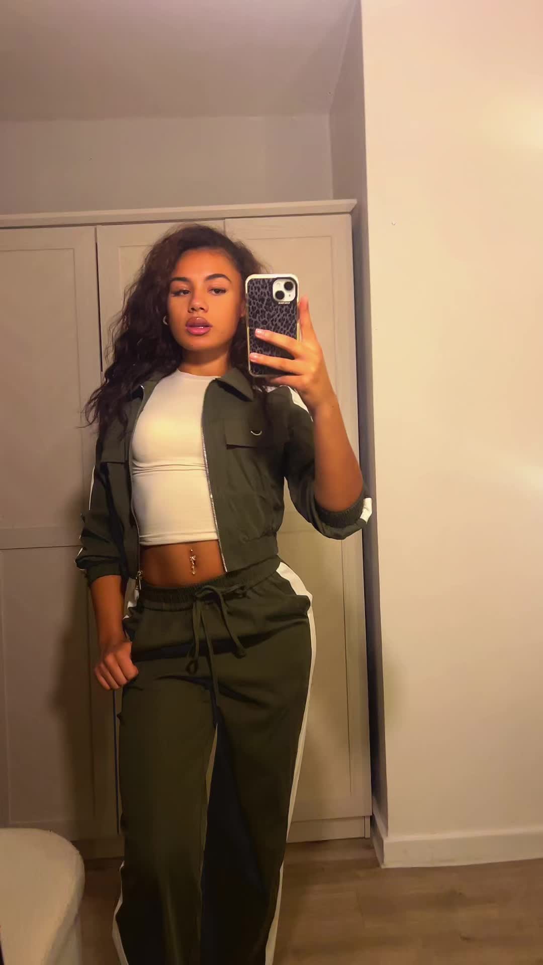 @kyrahworeit