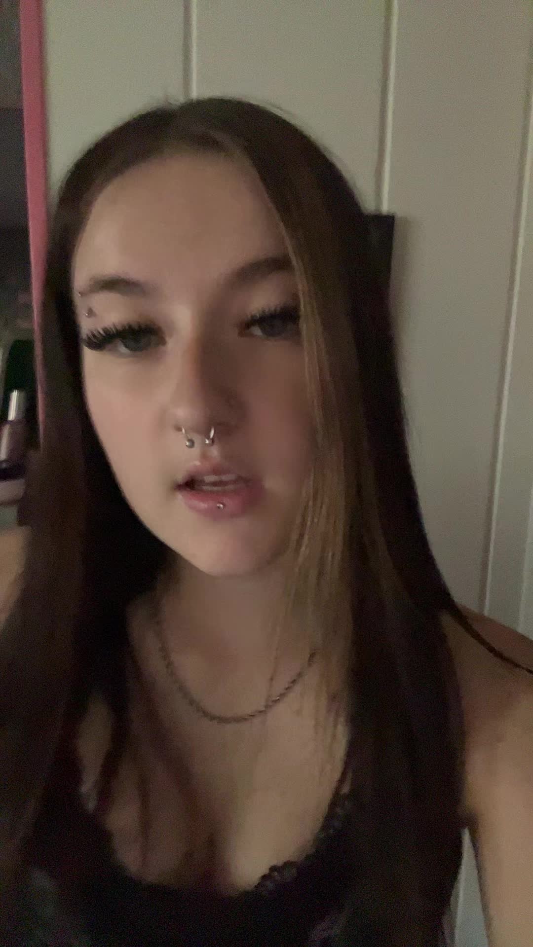@️