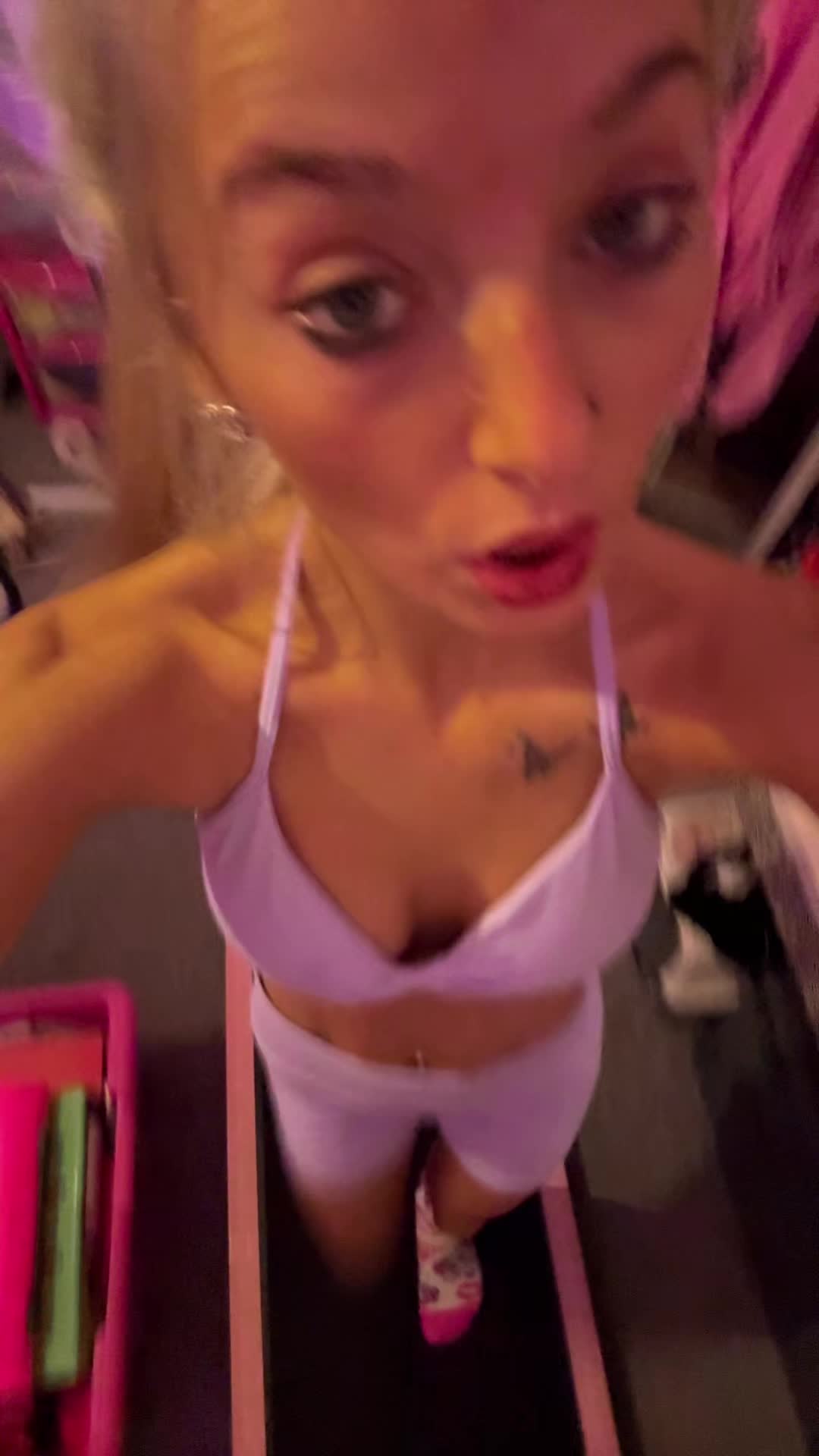 @𝑺𝒂𝒓𝒂𝒉💗