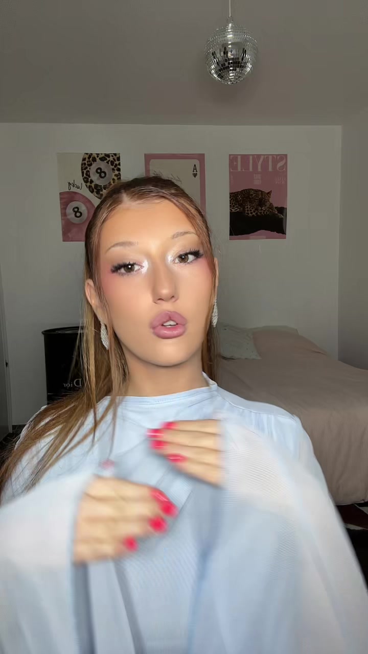 @Chlo&eacute; 🫦 ICONIQUE