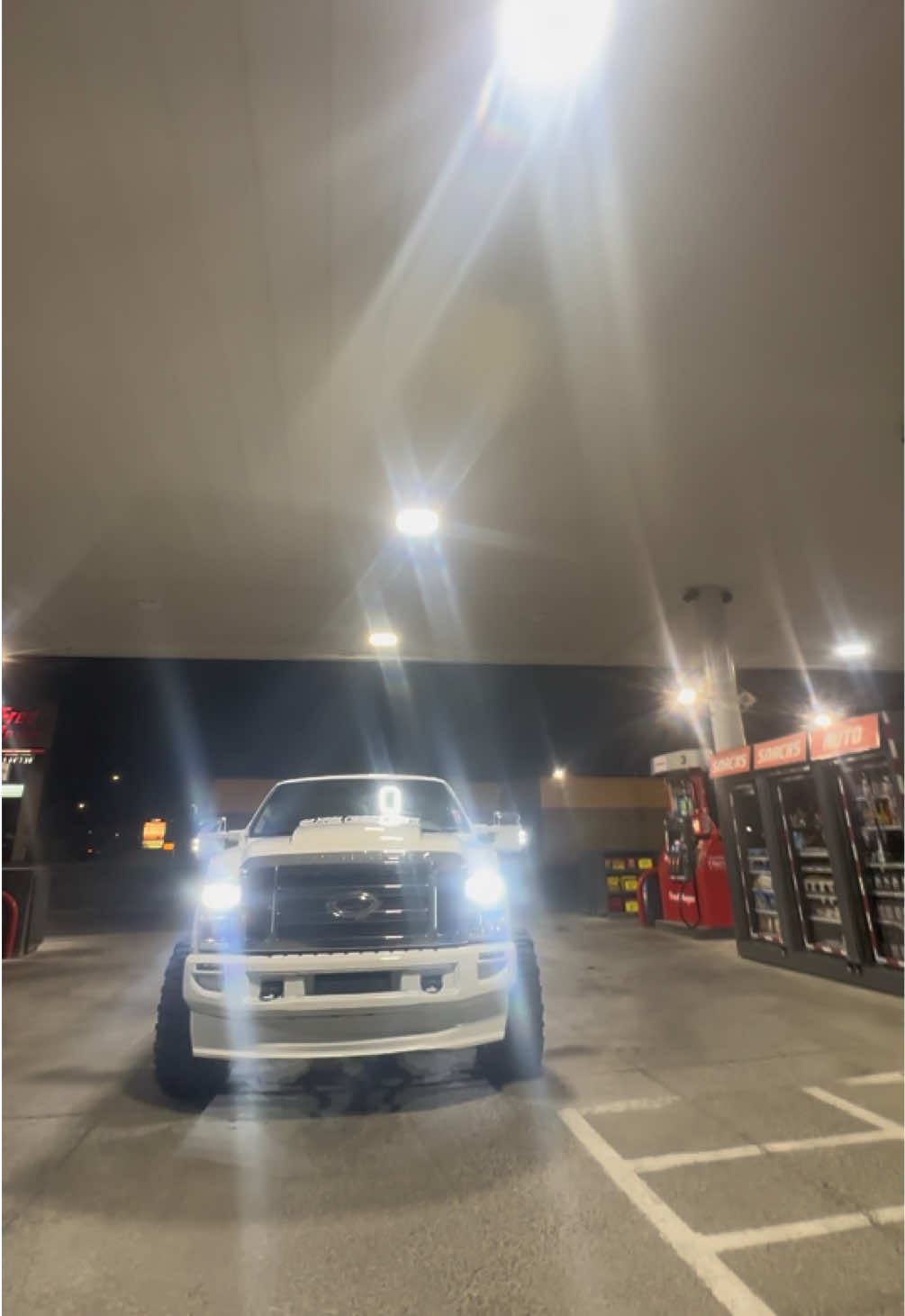 @_collinisakson_
