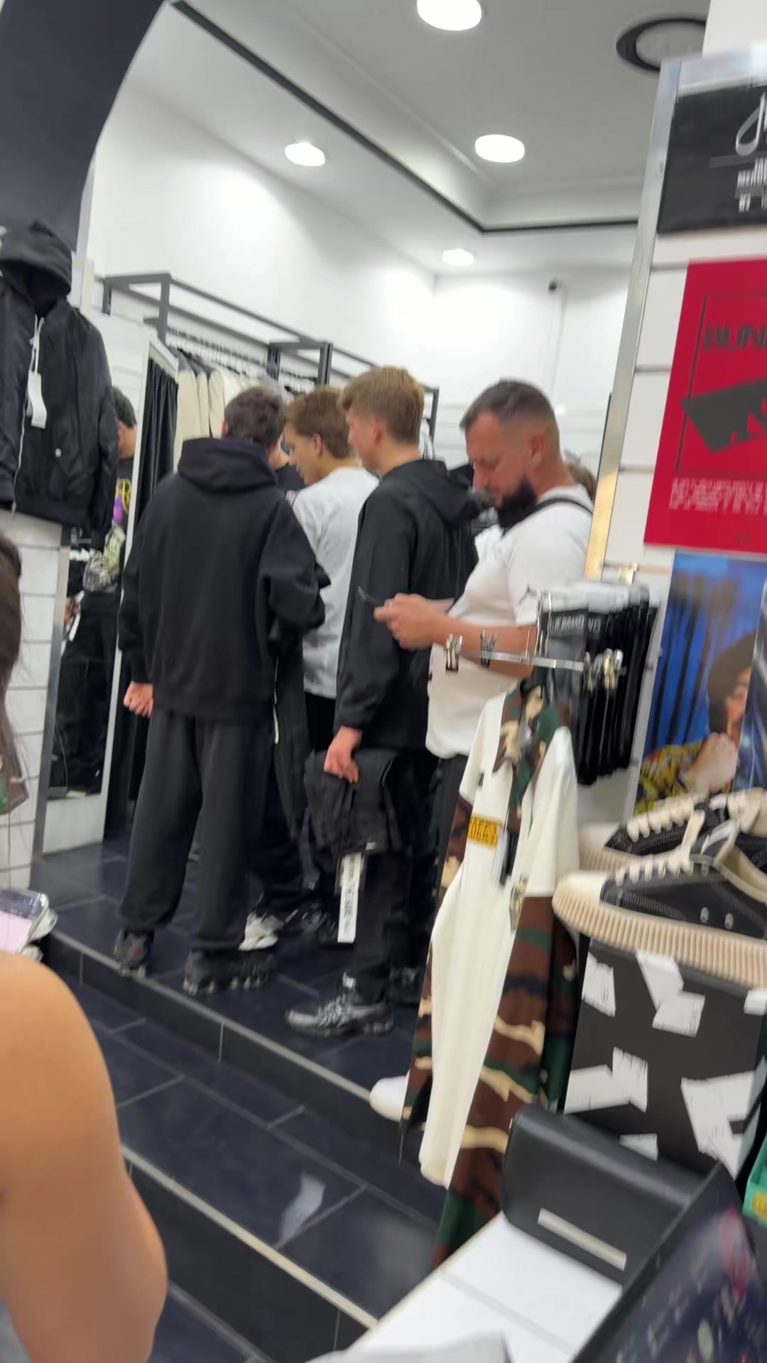 @AMEDEUS ABBIGLIAMENTO UOMO