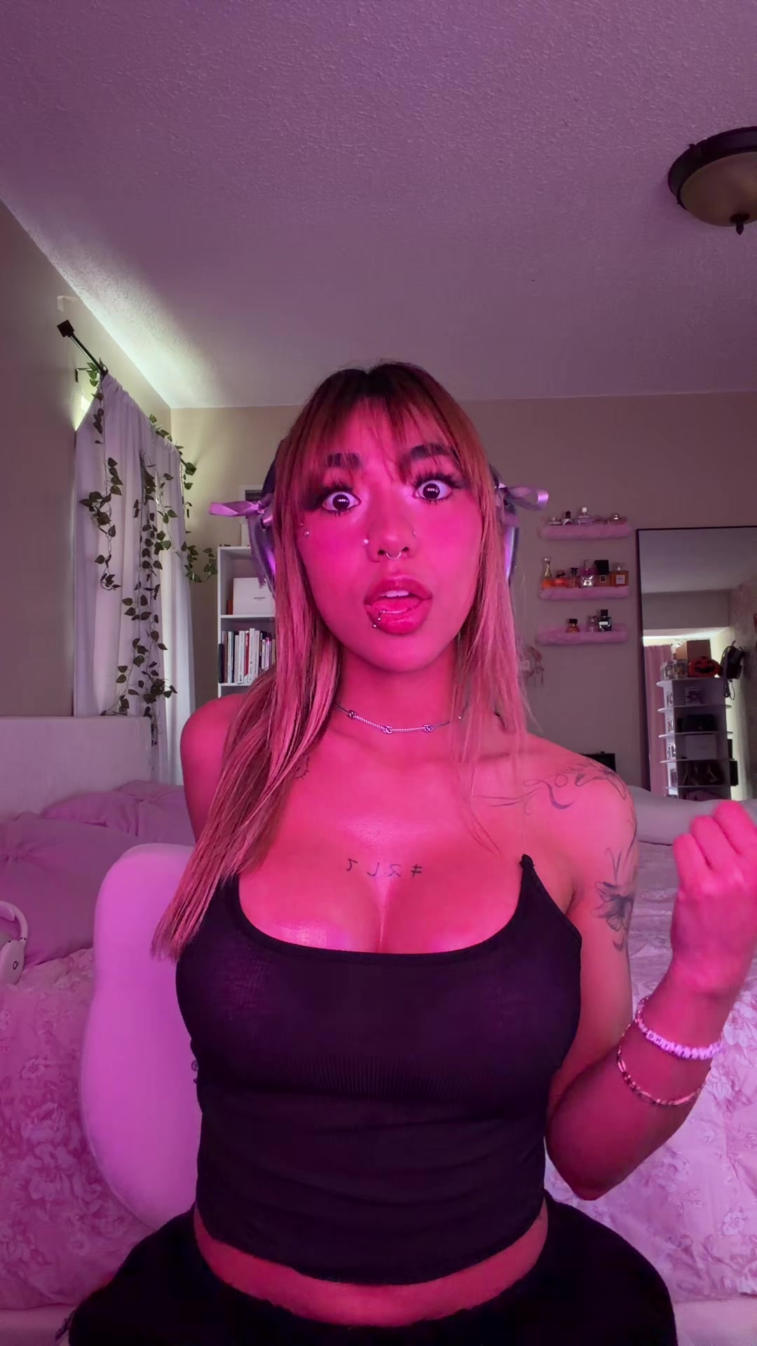 @Angietowers