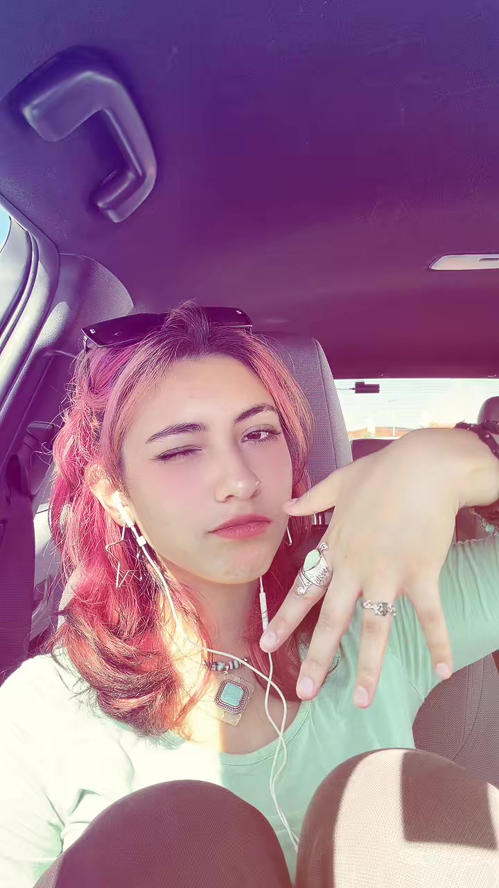 @Bella