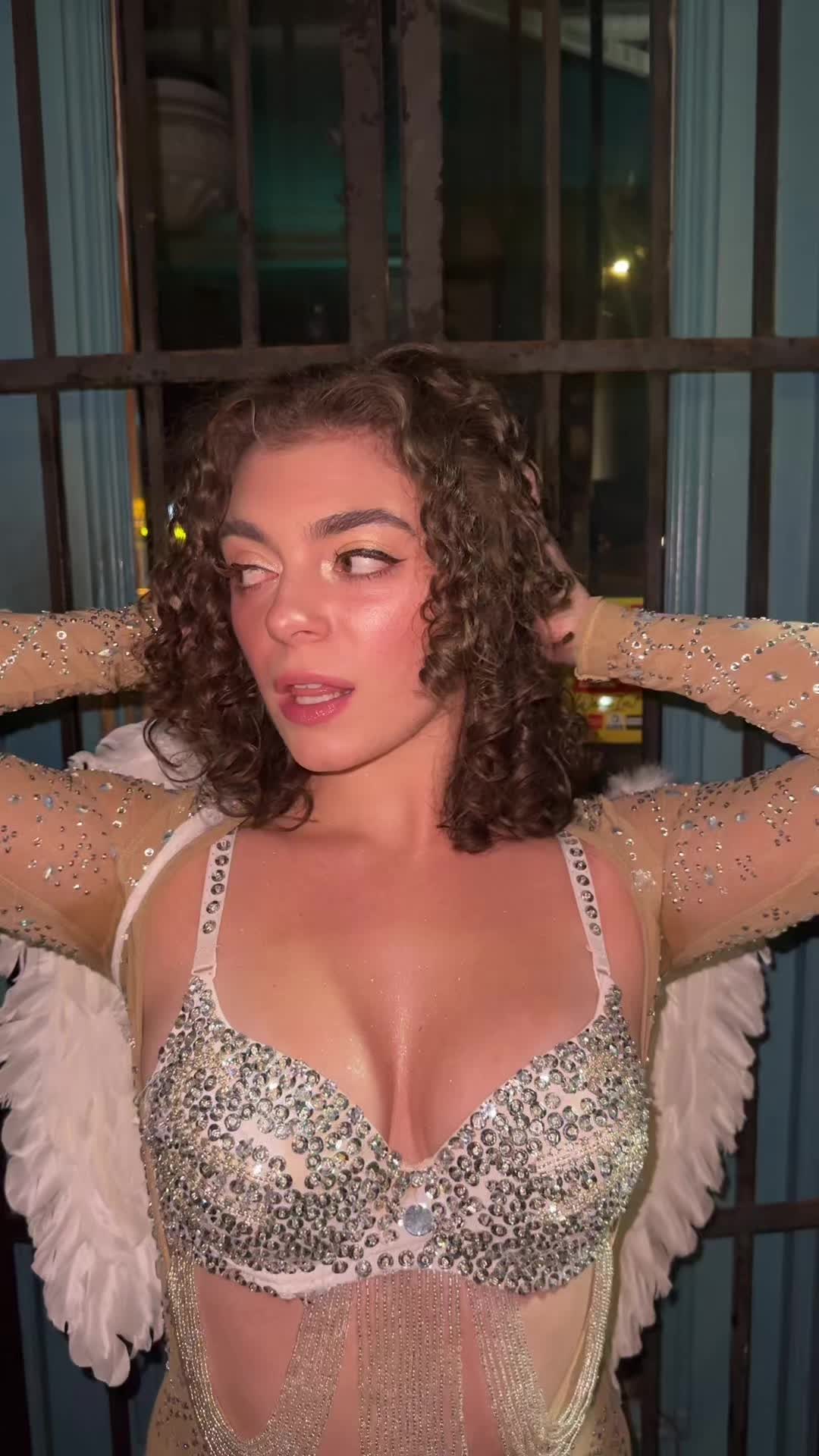 @caitlinbond5