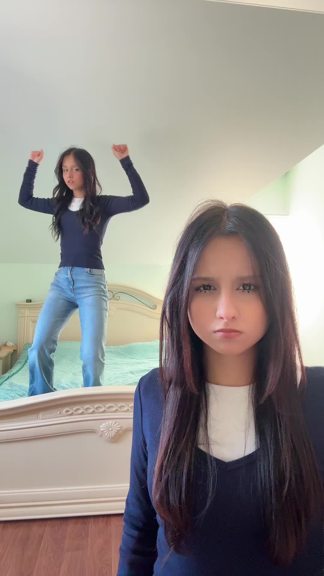 @тгк:Те самые близняшки 🍒
