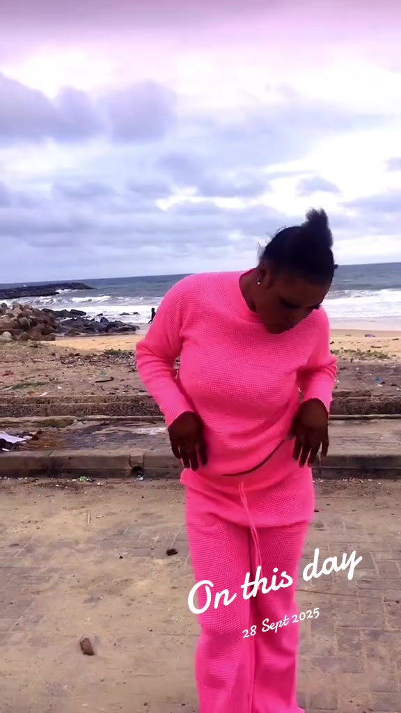 @Anikeade💕💕🥹