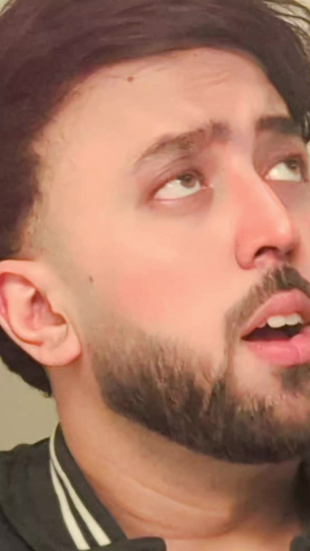@𝘍uzz