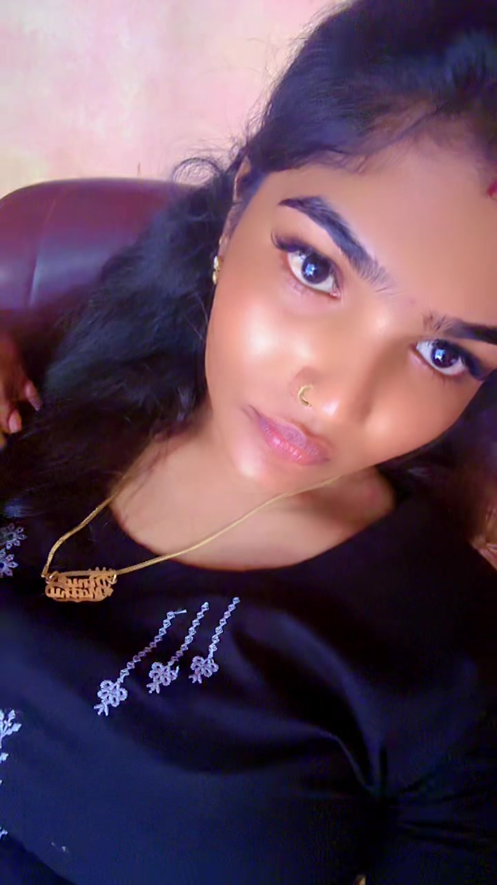 @கள்ளி ராணி 👑🥰🇨🇭