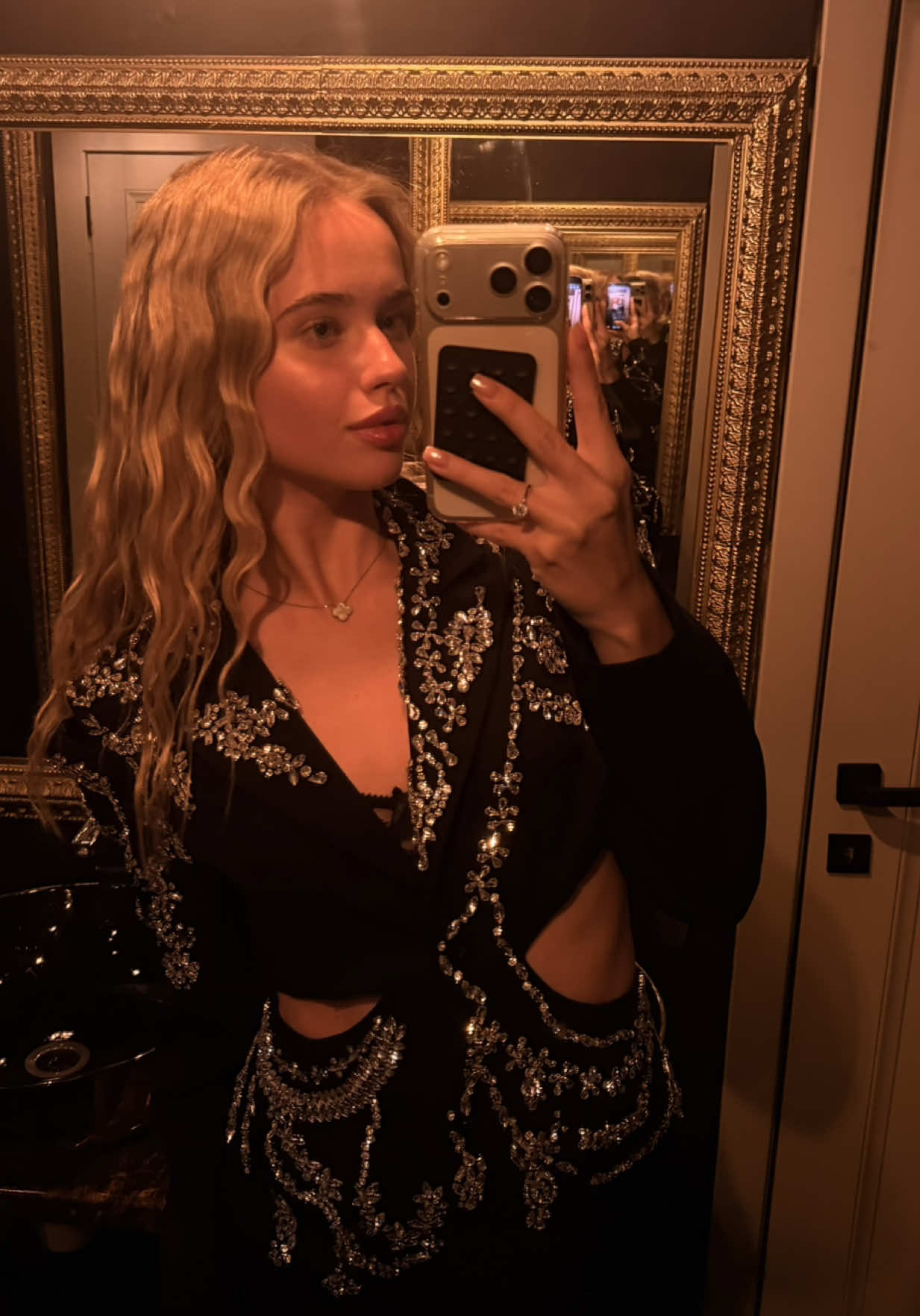 @тгк: Анечка🎀🖤