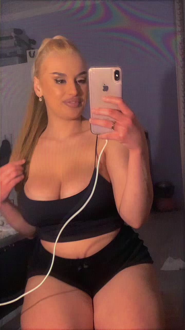 @𝓓𝓮𝓷𝓲𝓼𝓪🖤