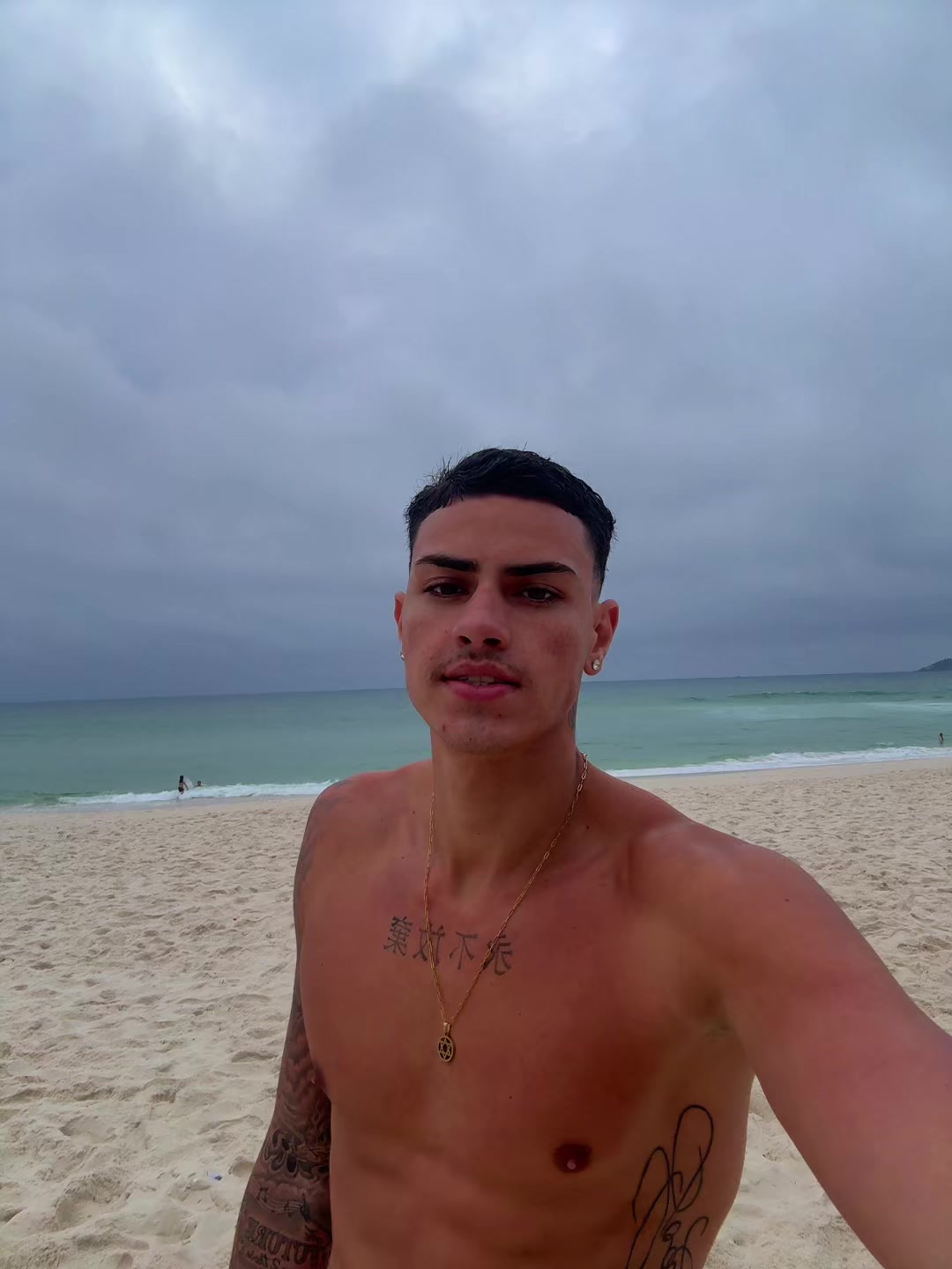 @Brando23