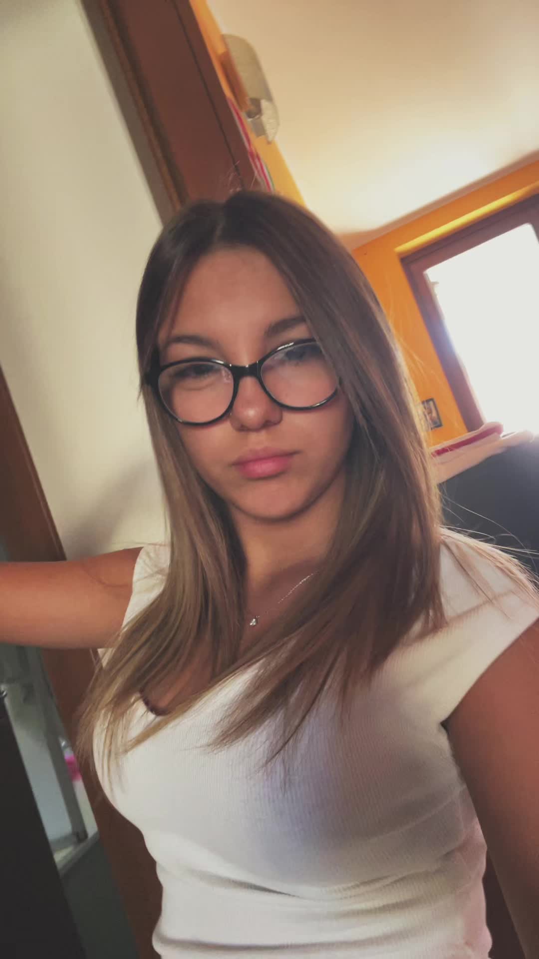 @𝟐𝟐