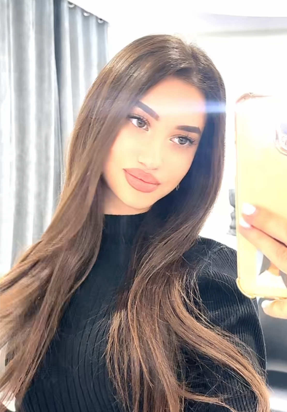 @𝐒𝐈𝐒𝐈&ensp;𝐒𝐈𝐃𝐄𝐑𝐎𝐕𝐀
